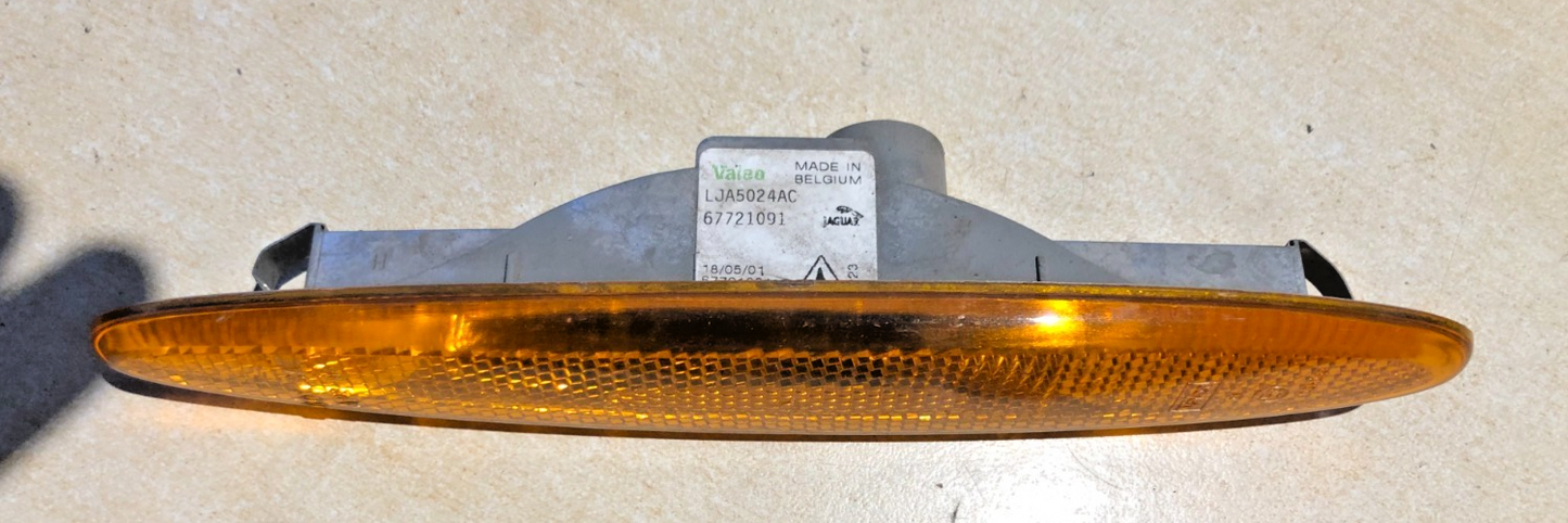 Jaguar XK8 XKR 1996-2006 BUMPER REFLECTOR LIGHT AMBER /ORANGE REFLEX MARKER LAMP