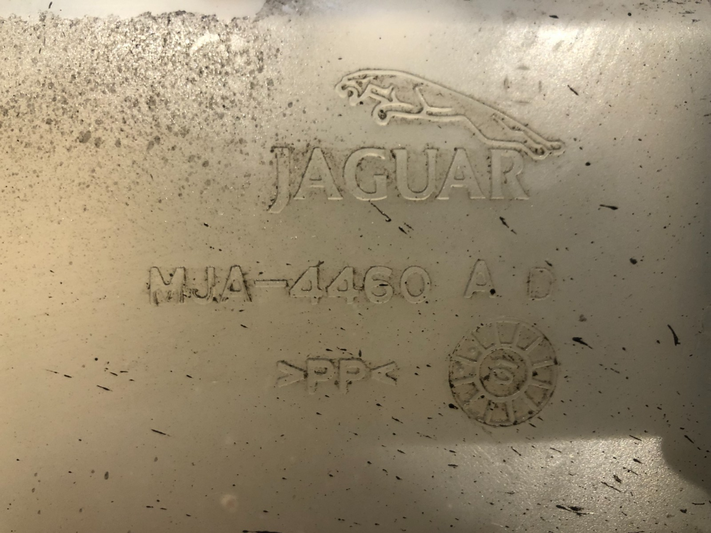 Jaguar XK8 - XKR 2003 Water coolant expansion tank reservoir MJA4460A Petrol