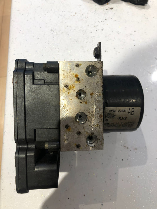 JAGUAR XJ6 XJ8 X350 S-TYPE 2007-2009 ABS PUMP + MODULE 7W93-2C405-BB