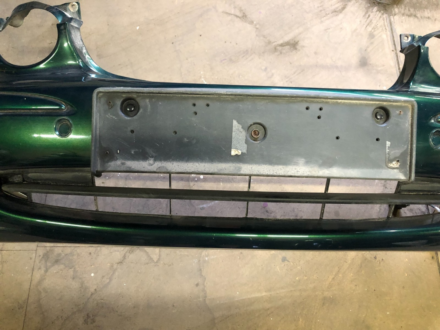 JAGUAR X-TYPE 2003-09 GREEN FRONT BUMPER PRE-FACELIFT
