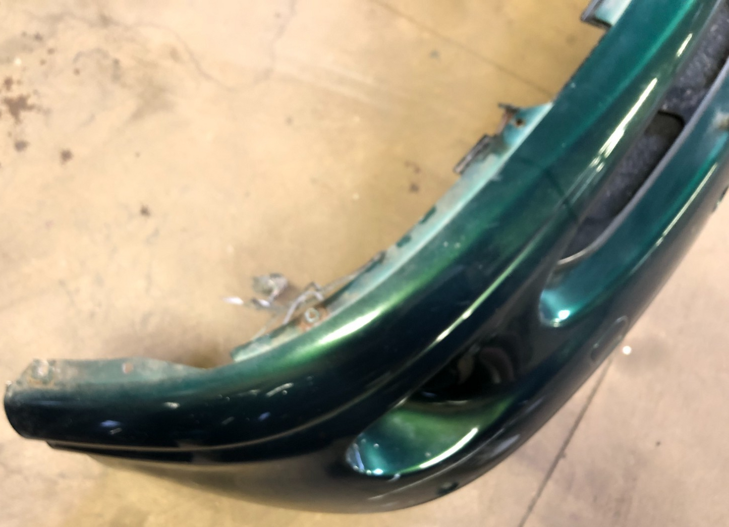 JAGUAR X-TYPE 2003-09 GREEN FRONT BUMPER PRE-FACELIFT
