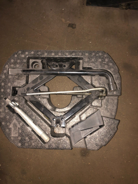 JAGUAR XF TOOL KIT BRACE JACK + FOAM HOLDER