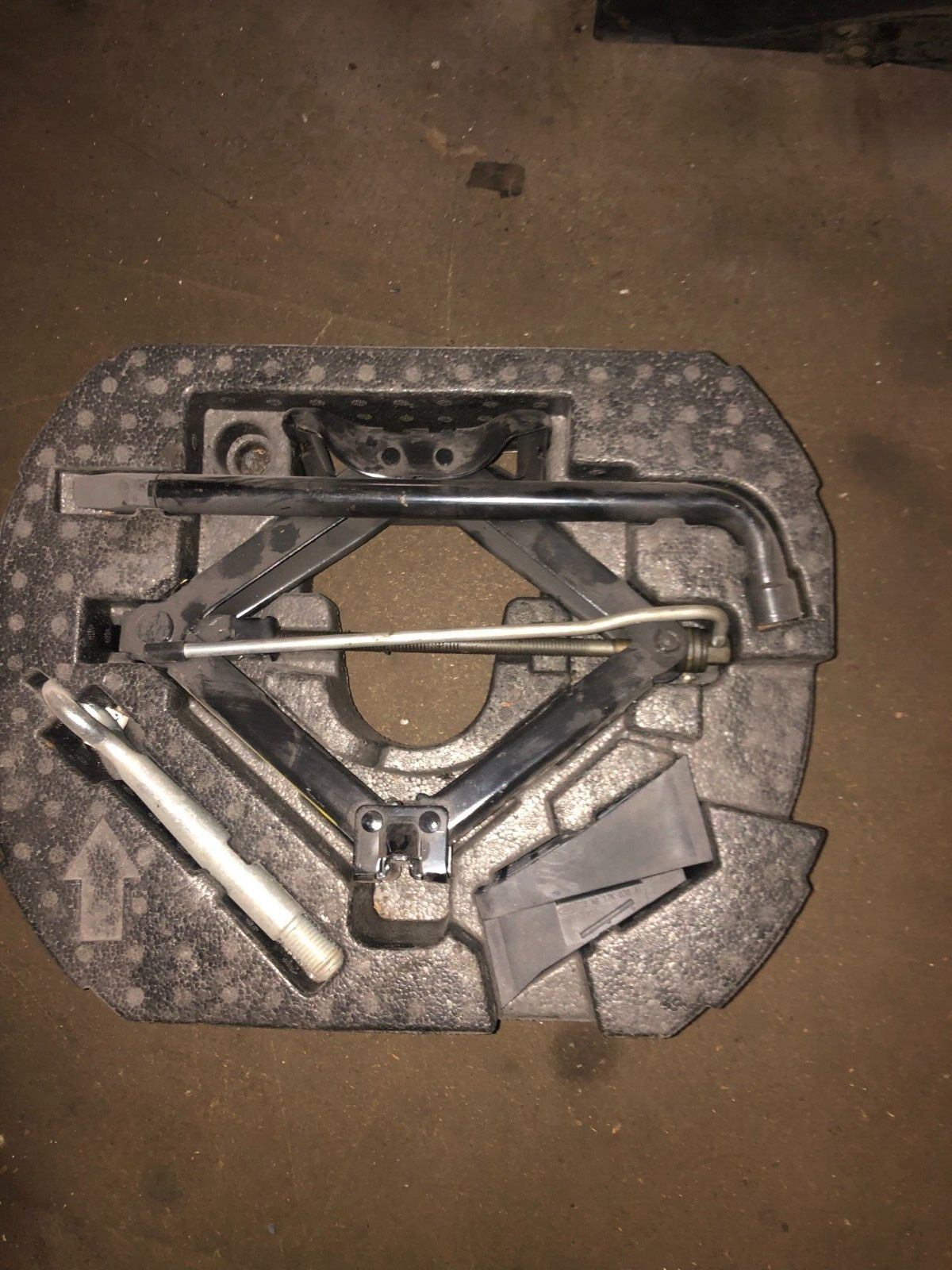 JAGUAR XF TOOL KIT BRACE JACK + FOAM HOLDER