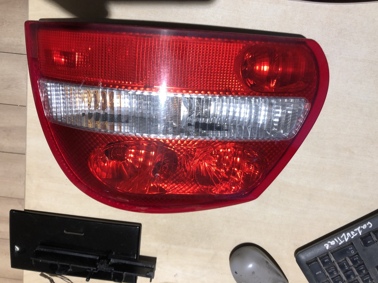 JAGUAR X TYPE O/S REAR DRIVER SIDE LIGHT ESTATE 2004-2010