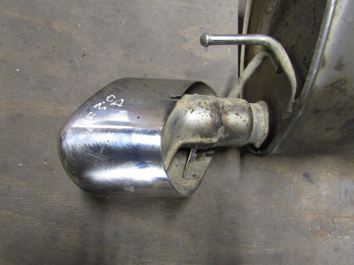 JAGUAR XF X250 LEFT PASSENGER SIDE EXHAUST MUFFLER 9X23 5232 AC