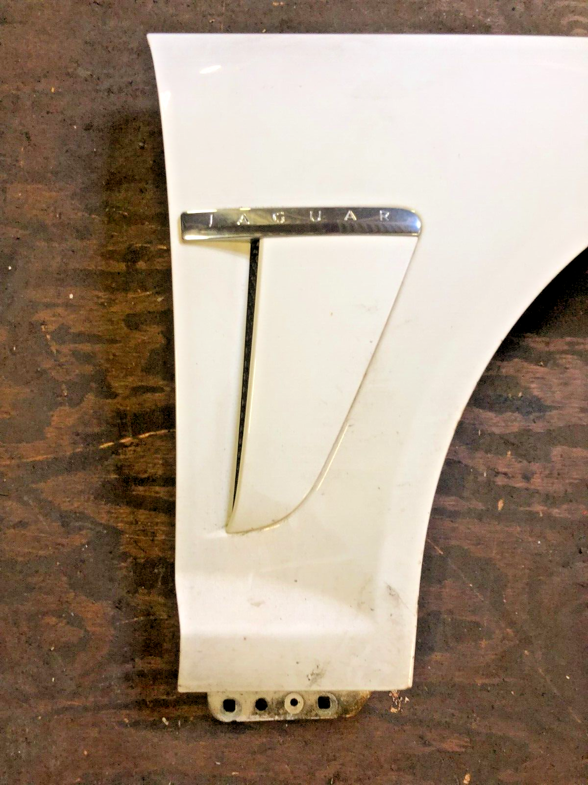 JAGUAR XF X250 O/S OFFSIDE DRIVERS RIGHT WING WHITE