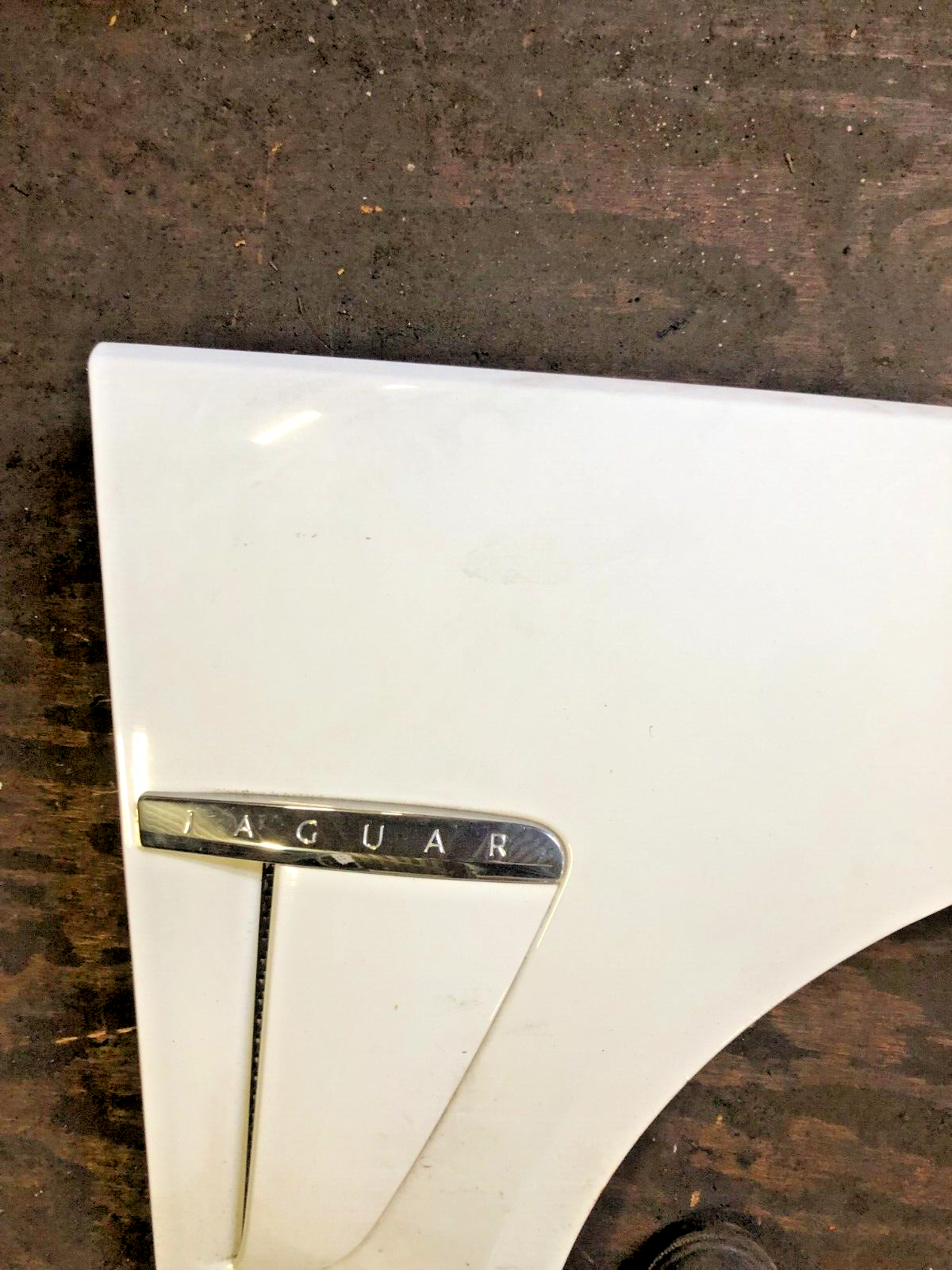 JAGUAR XF X250 O/S OFFSIDE DRIVERS RIGHT WING WHITE