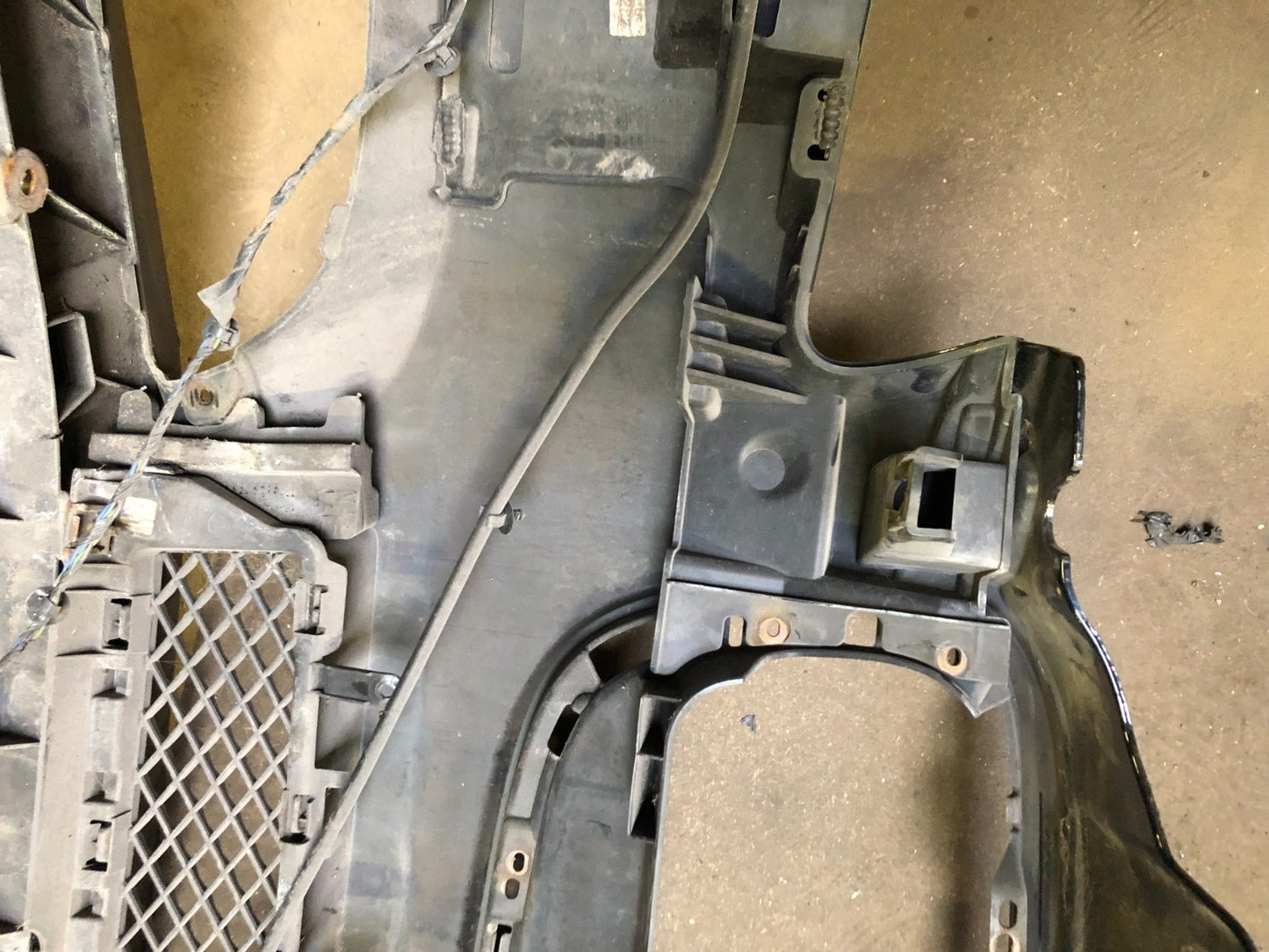 JAGUAR XF X250 FACELIFT FRONT BUMPER BLACK