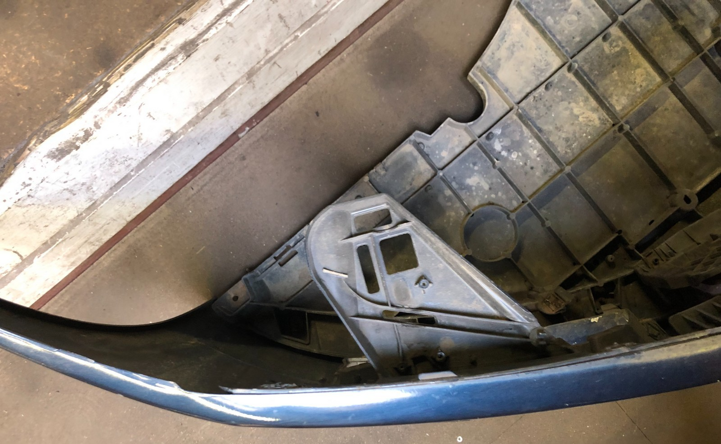 JAGUAR XF X250 FACELIFT FRONT BUMPER BLUE