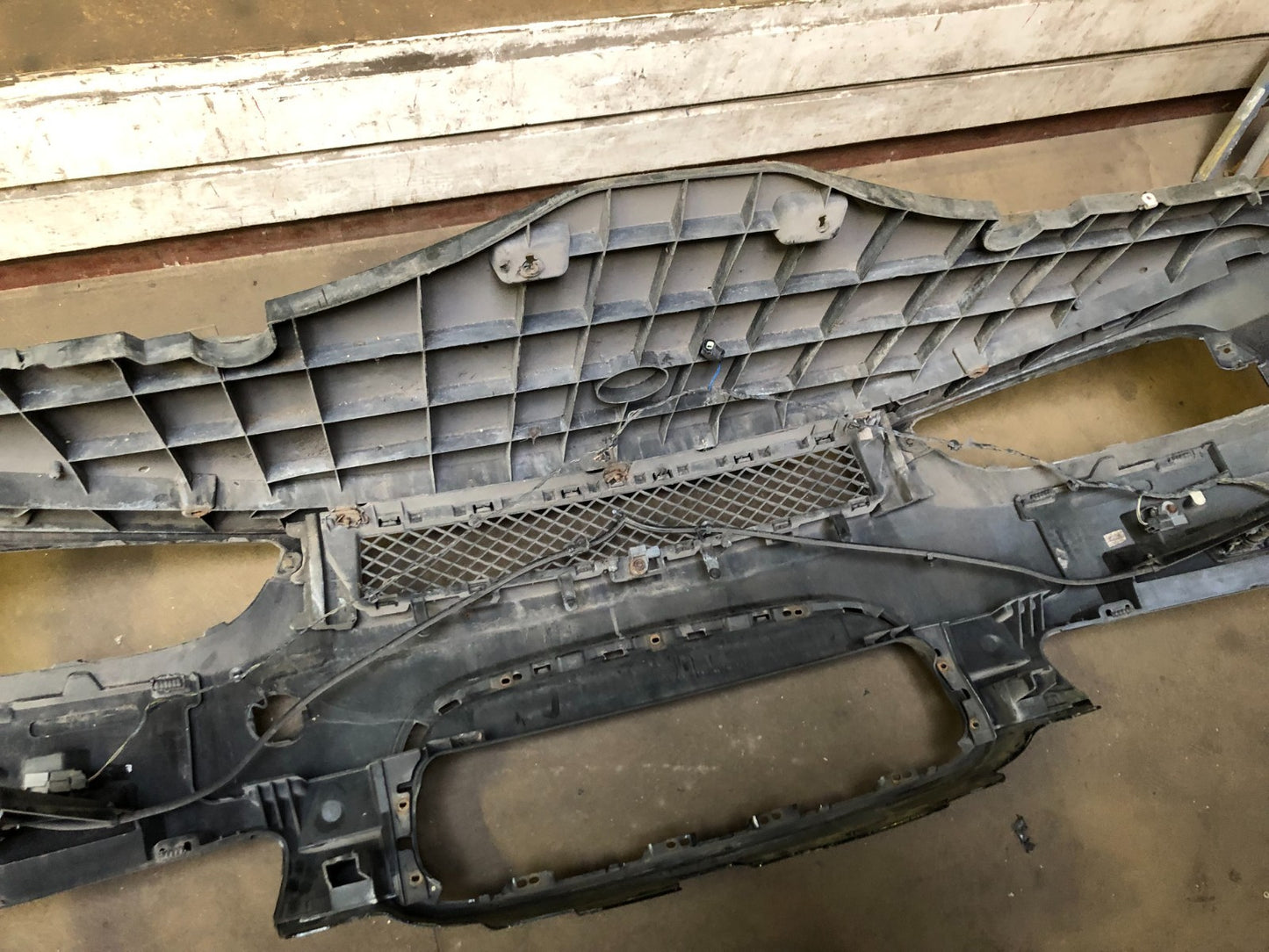 JAGUAR XF X250 FACELIFT FRONT BUMPER BLACK
