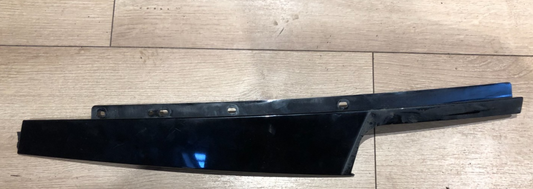 Jaguar XF X250 2011 Front right front door glass trim 8X23-F20554-A