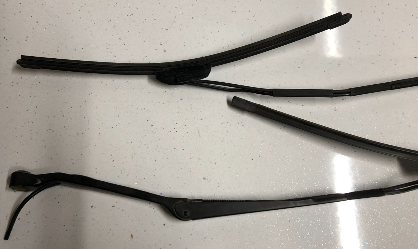 Jaguar S Type Front Windscreen Wiper Arms & Blades Pair