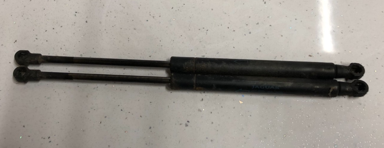 JAGUAR XF X250 PAIR OF TAILGATE BOOT LID LIFTING GAS STRUTS 2008 8X23-406A42-AC