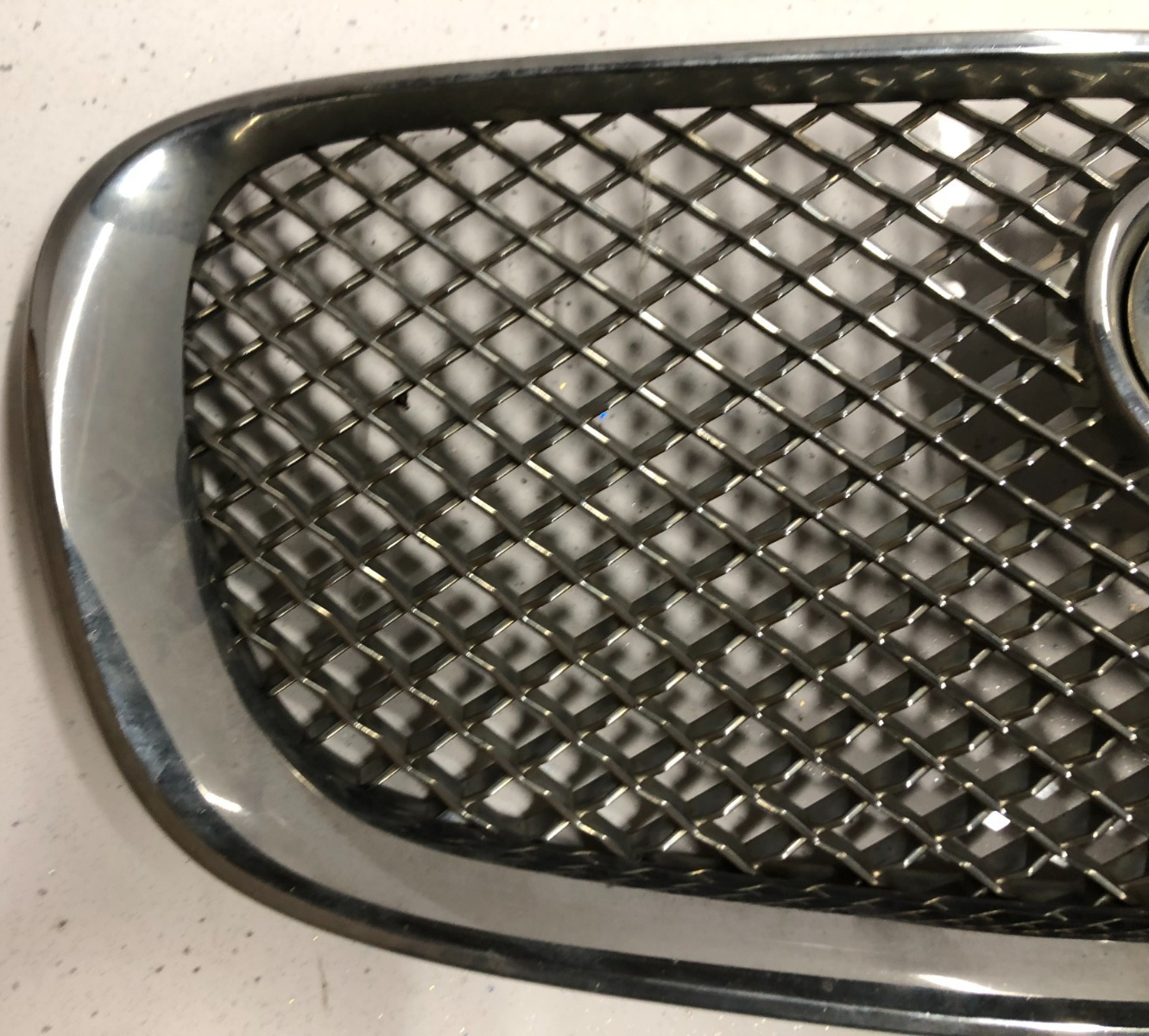 JAGUAR XF 2008-2011 CHROME MESH GRILLE WITH CHROME SURROUND 8X23-8A100