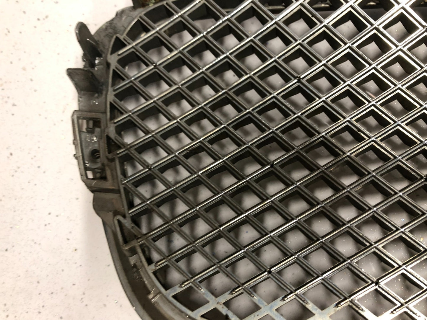 JAGUAR XF 2008-2011 CHROME MESH GRILLE WITH CHROME SURROUND 8X23-8A100