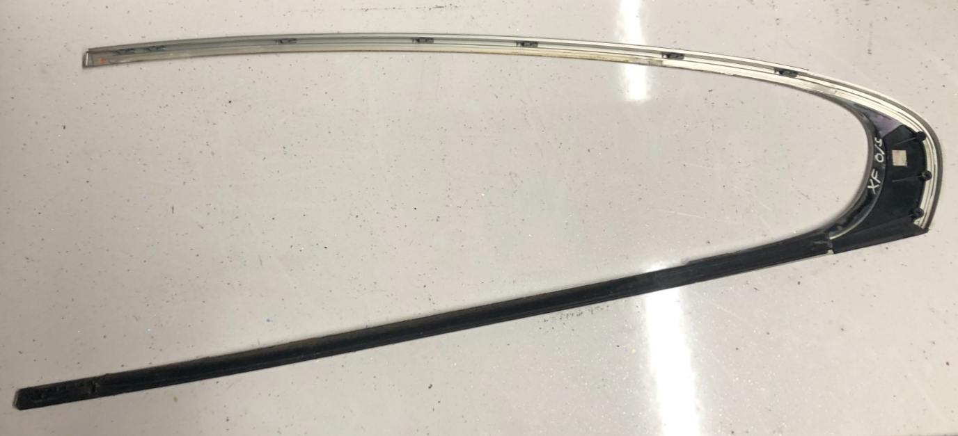 JAGUAR XF REAR PASSENGER 0/S/R CHROME WINDOW TRIM-8X23-F255A60 A