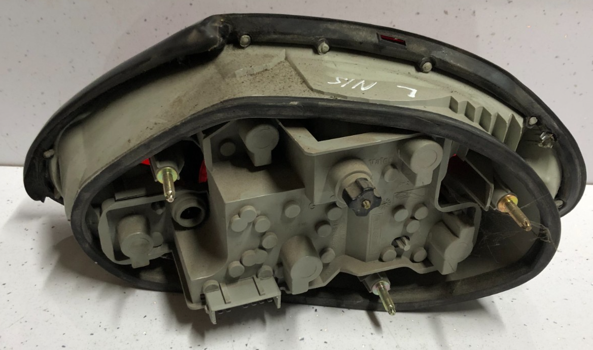 JAGUAR XK8 XKR 1996-2000 REAR LEFT LAMP