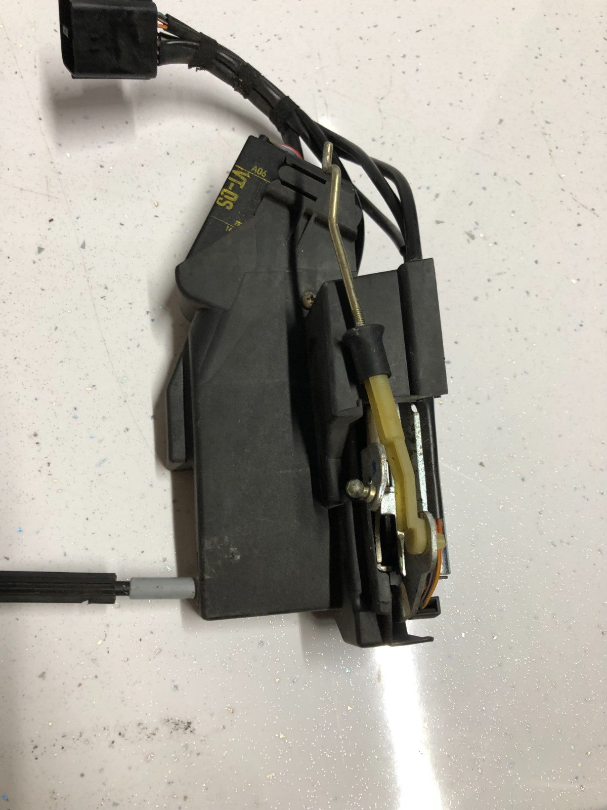 JAGUAR XK8 XKR 1996-2006 DOOR LATCH FRONT RIGHT / DRIVERS