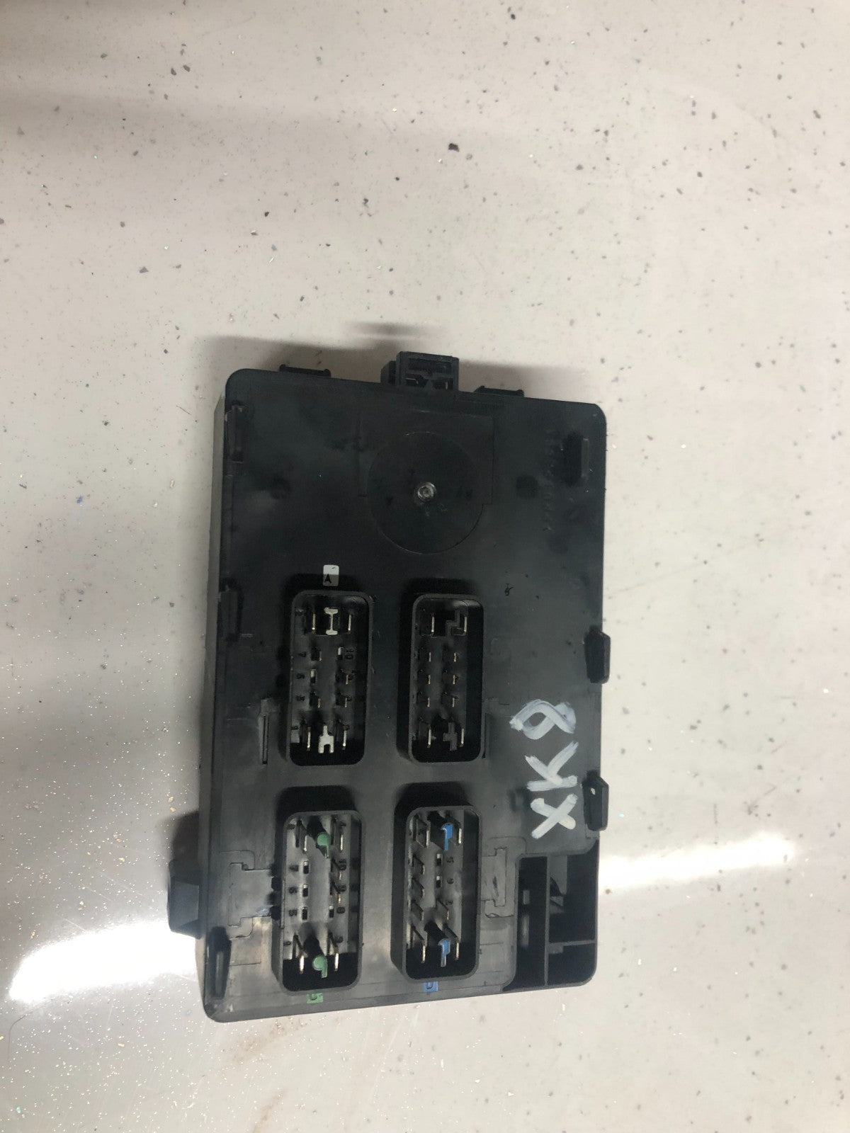 JAGUAR XK8 XKR 2000-2002 FUSEBOX (BOOT/TRUNK) LJE2822BA