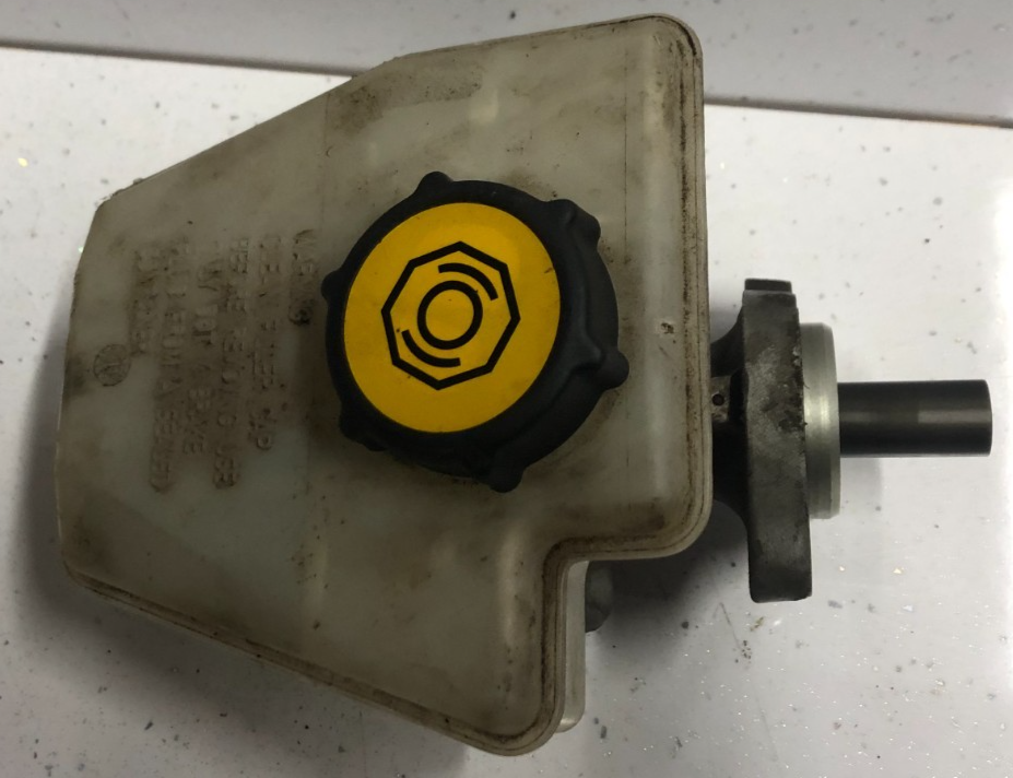 JAGUAR XJ8 XJR XK8 XKR 1999-2002 BRAKE MASTER CYLINDER