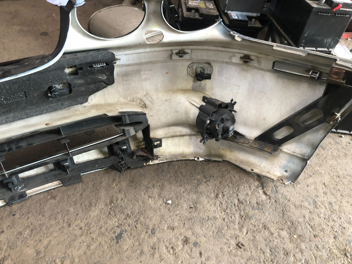 JAGUAR X-TYPE PRE-FACELIFT FRONT BUMPER JJX