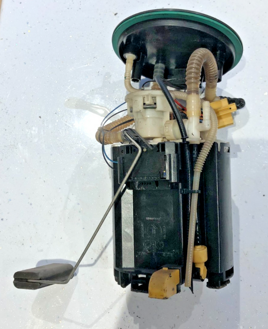 JAGUAR S-TYPE 2.7D FUEL SENDER +PUMP ASSEMBLY(C2D38611 / 9X23-19D629-DB) on a white background