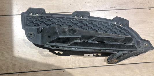 JAGUAR XF RIGHT FRONT BUMPER LOWER AIR DUCT GRILLE (CLOSED MESH)