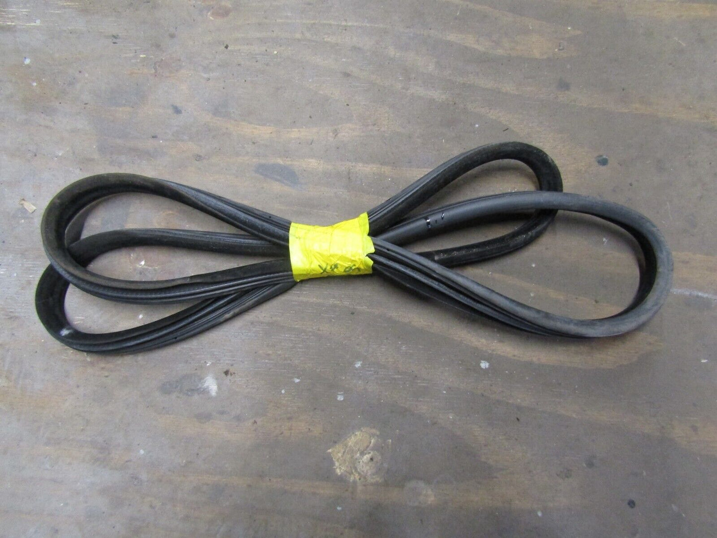 JAGUAR XF X250-INNER DOOR RUBBER REAR DRIVERS SIDE O/S/R 2008-2012