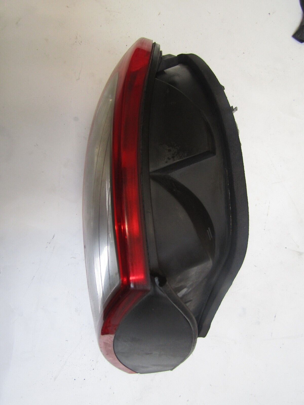 JAGUAR S-TYPE PASSENGER SIDE REAR TAIL LIGHT t 00-2004 XR83-13405-AG