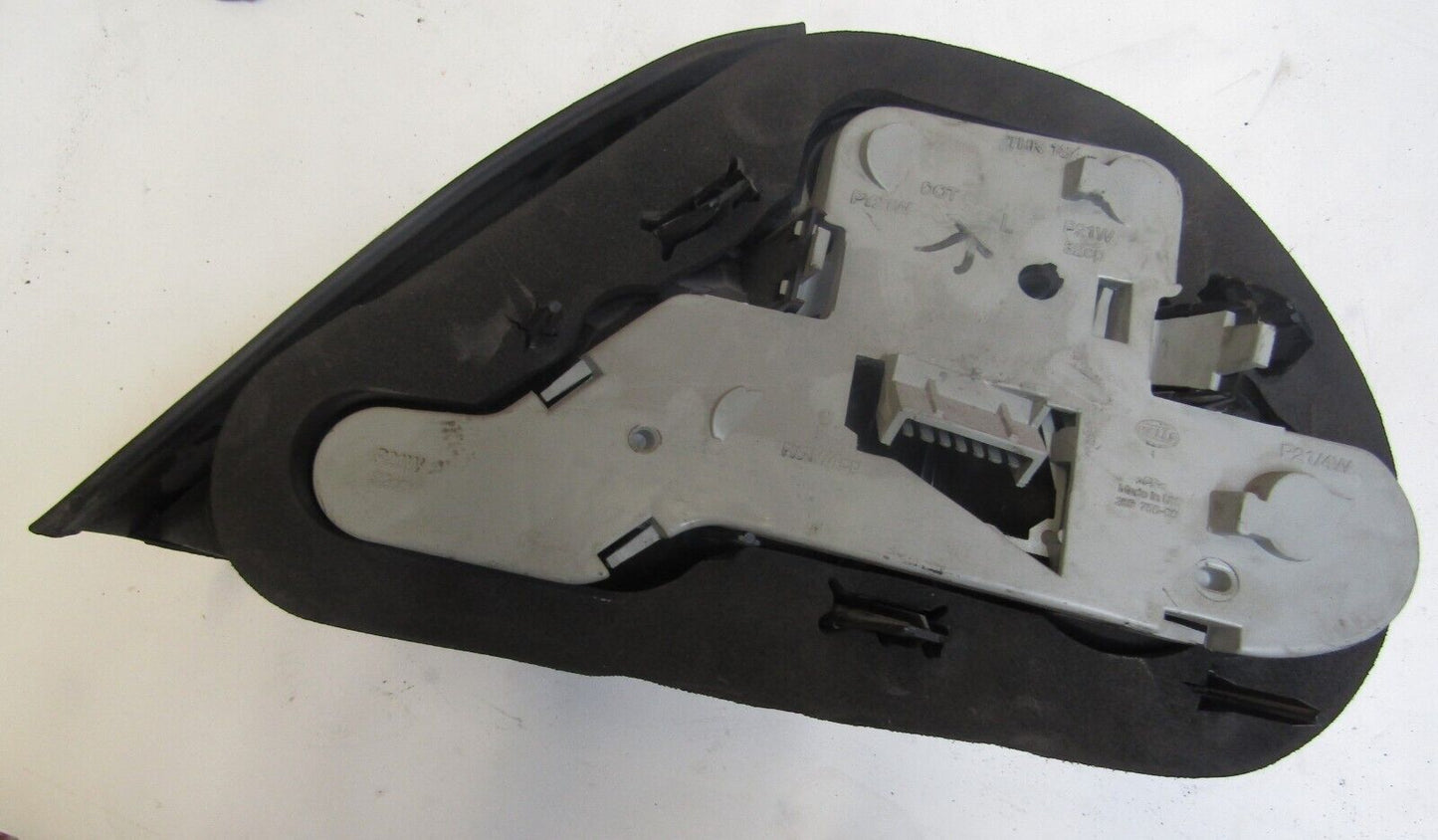 JAGUAR S-TYPE PASSENGER SIDE REAR TAIL LIGHT t 00-2004 XR83-13405-AG