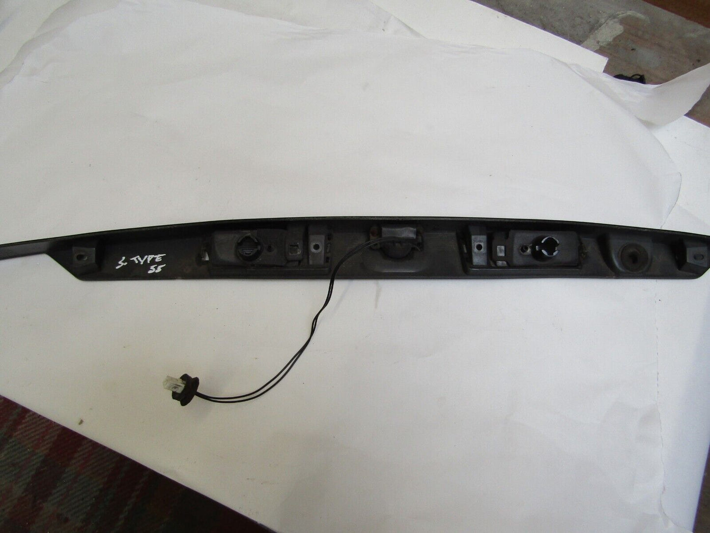 JAGUAR S TYPE REAR BOOT PLINTH + SWITCH & NUMBER PLATE LIGHT 4R83-13566-AB