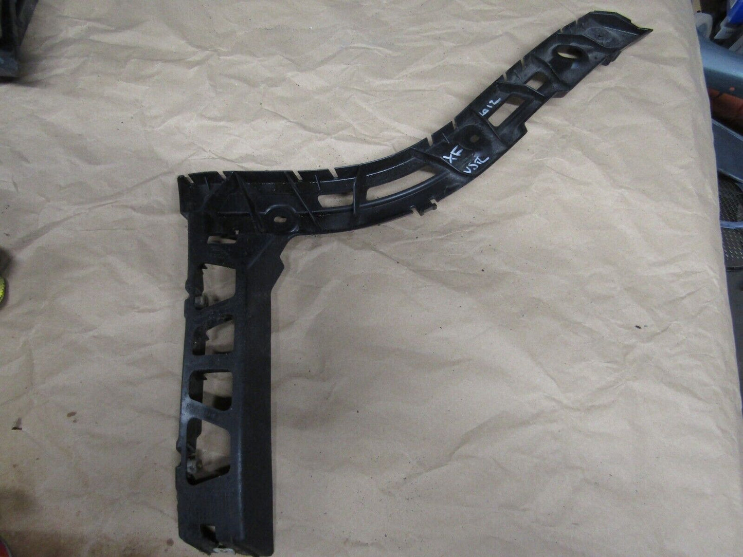 JAGUAR XF X250 Bumper Bracket Passenger Rear 8X23-17B931-AF