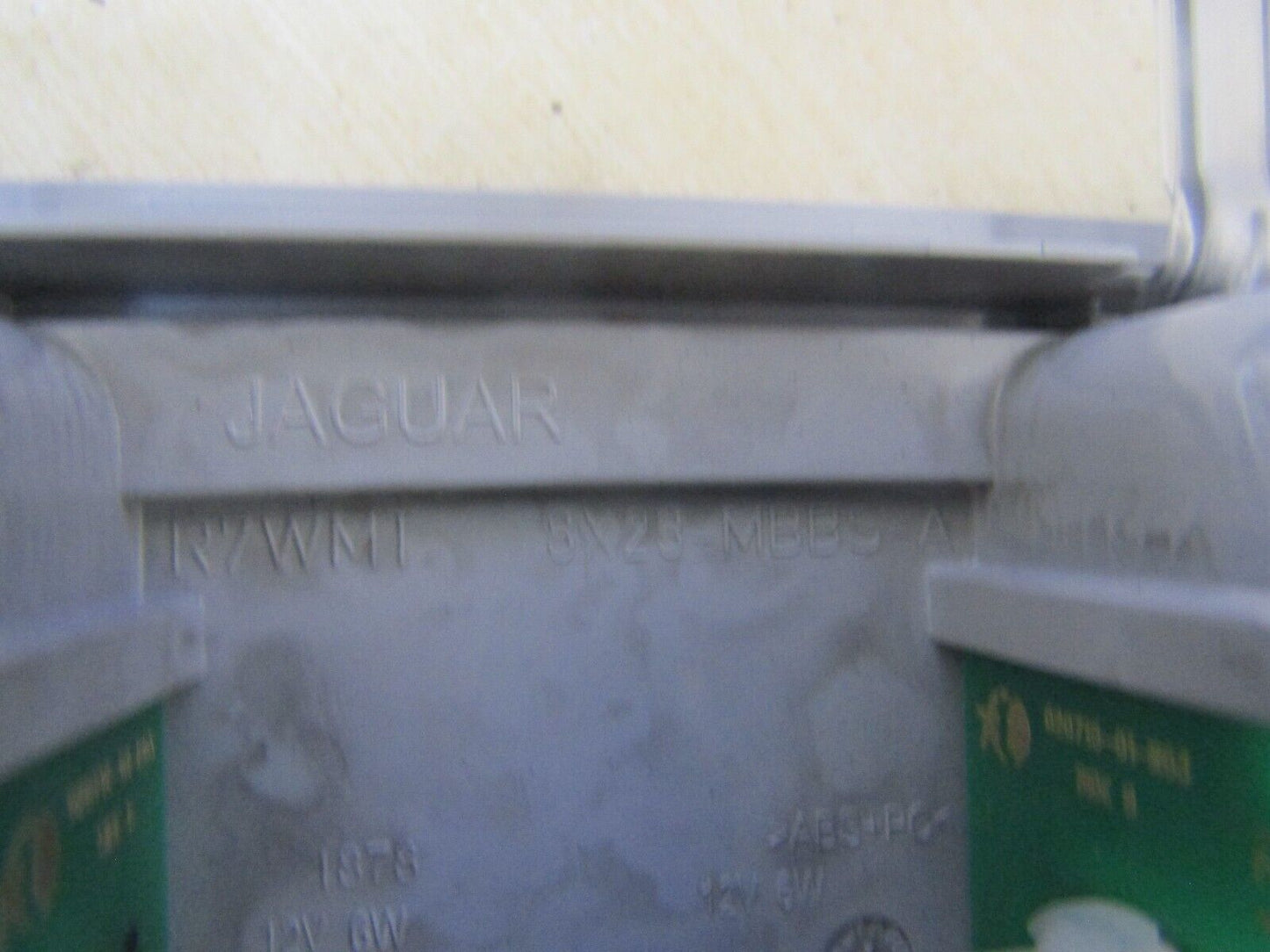 JAGUAR XF 2008-2012 INTERIOR COURTESY LIGHT 8X23-MBBS-A