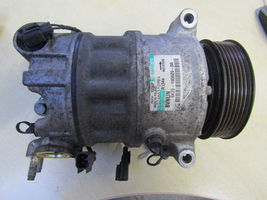 JAGUAR XF 3.0 DIESEL AIR CON A/C COMPRESSOR PUMP 9X23-19D629-AD