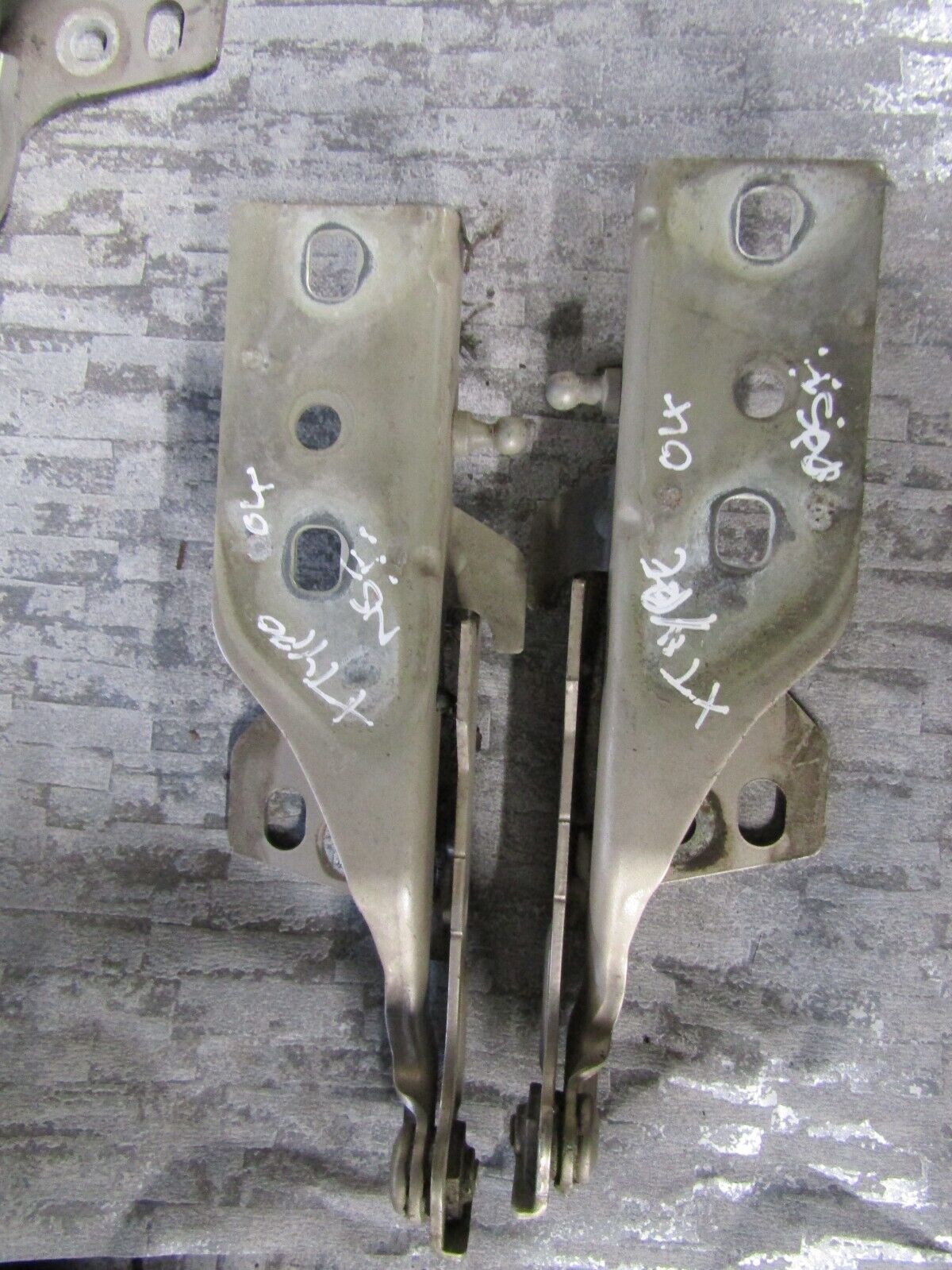JAGUAR X-TYPE 2001-2009 FRONT BONNET HOOD HINGE FIXING BRACKET SET