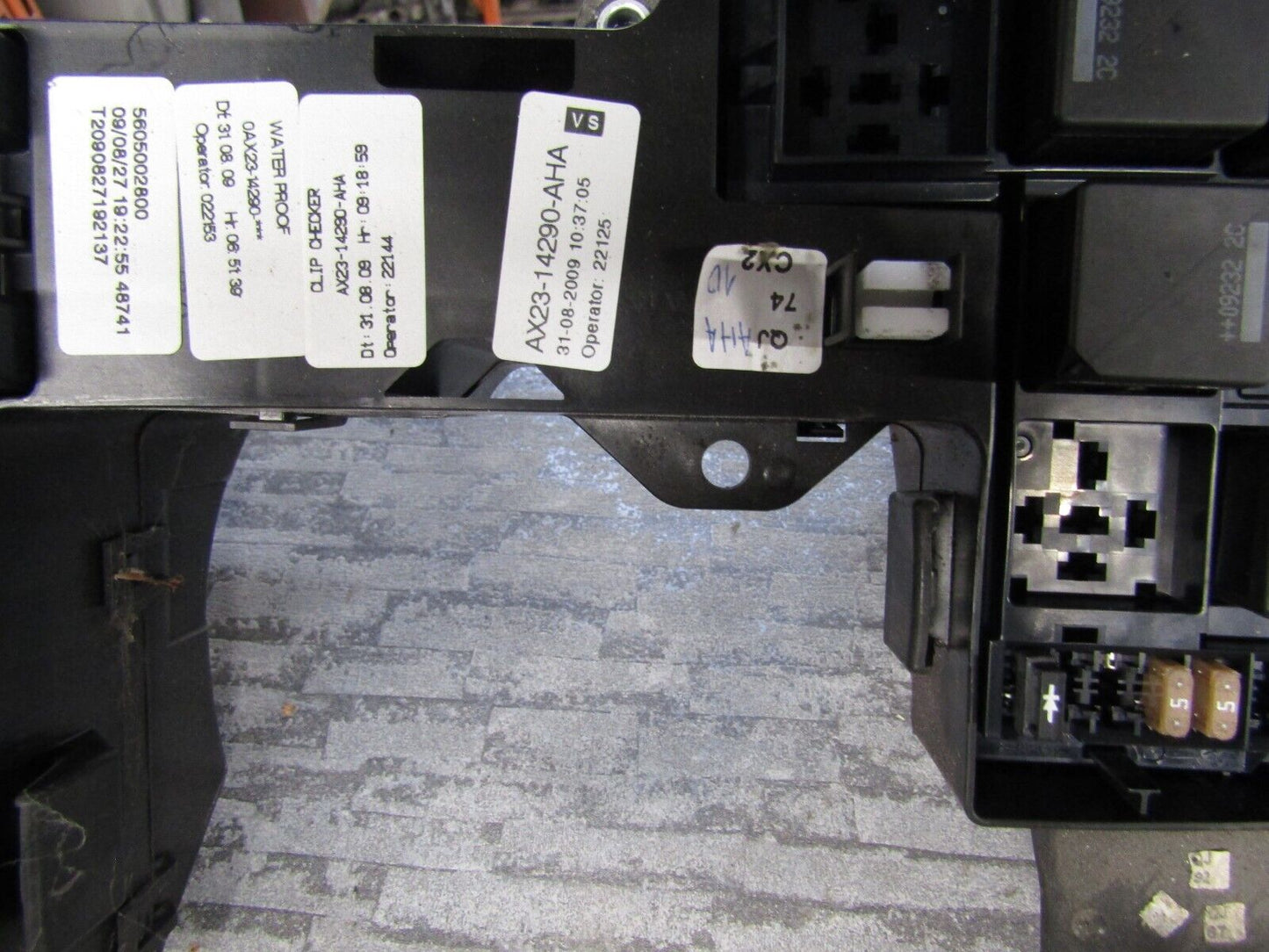 JAGUAR XF X250 3.0 Diesel Engine Bay mounted Fusebox AX23-14290-AHA