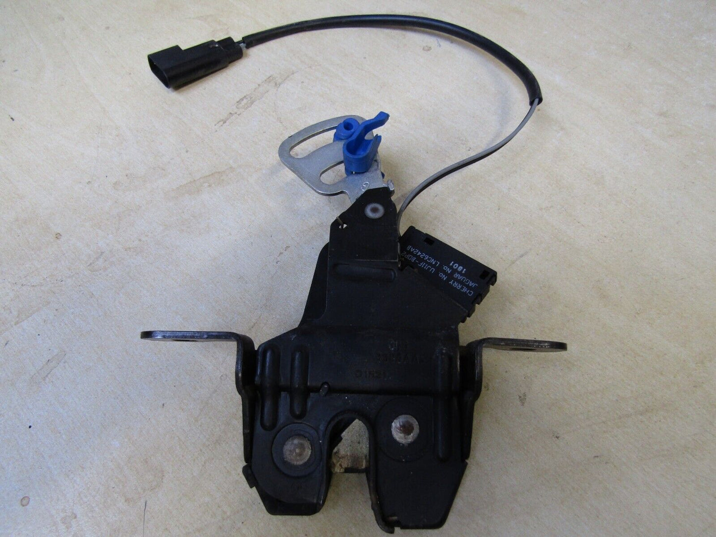 JAGUAR XJ8 BOOTLID POWER LOCK MECHANISM MODULE UNIT LNC6242AB