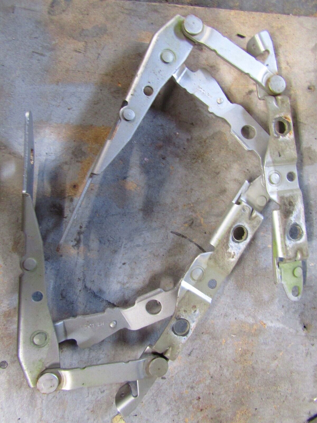 JAGUAR X TYPE 2.5 PETROL TAILGATE BOOT HINGE SET 2008