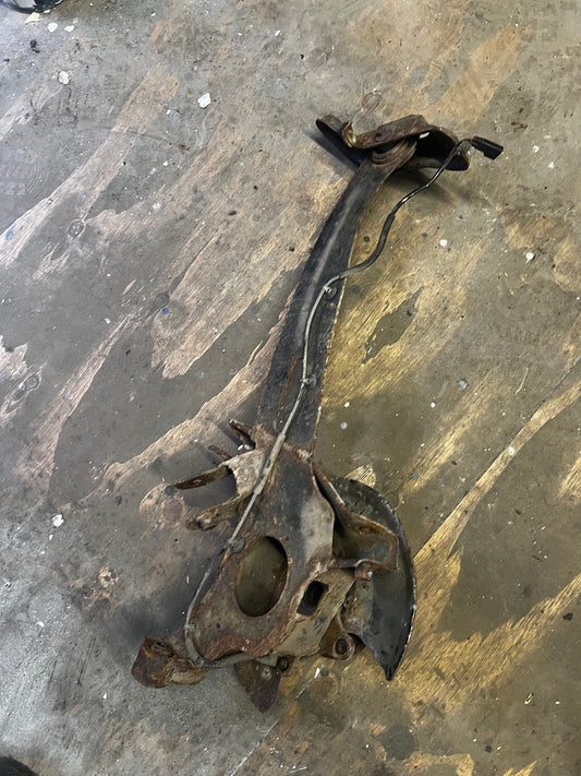 JAGUAR X-TYPE 3.0 V6 AWD PETROL DRIVERS O/S REAR WHEEL HUB