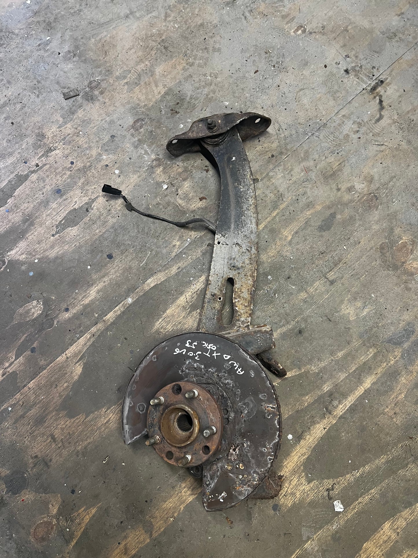 JAGUAR X-TYPE 3.0 V6 AWD PETROL DRIVERS O/S REAR WHEEL HUB