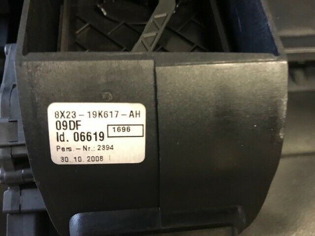 JAGUAR XF DOUBLE AIR VENTS WITH SURROUND TRIM 8X2319K617AH 2008-12