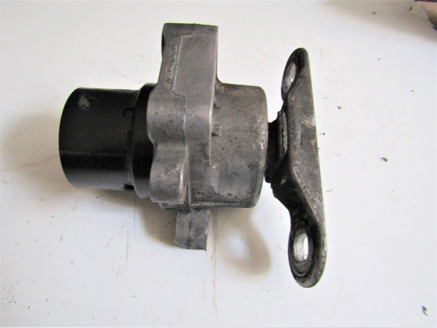 JAGUAR X-TYPE  ENGINE MOUNT / SUPPORT BRACKET FRONT RIGHT