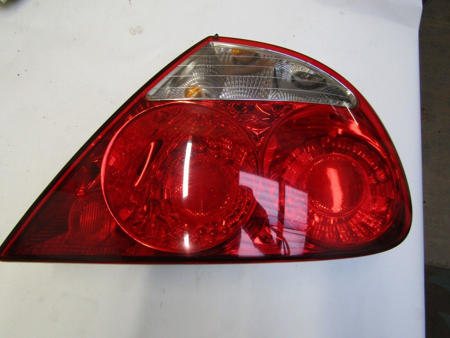 JAGUAR S TYPE O/S DRIVERS SIDE TAIL LIGHT