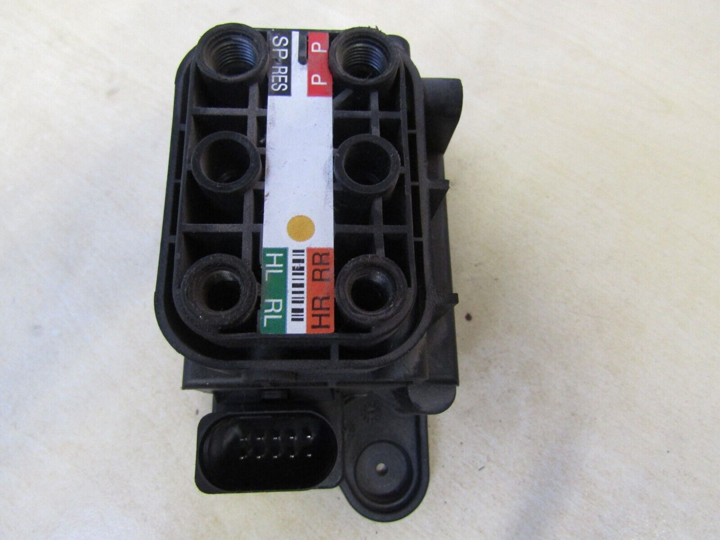 Jaguar XJ /XF Air Suspension Solenoid Valve Block AW933B486AB