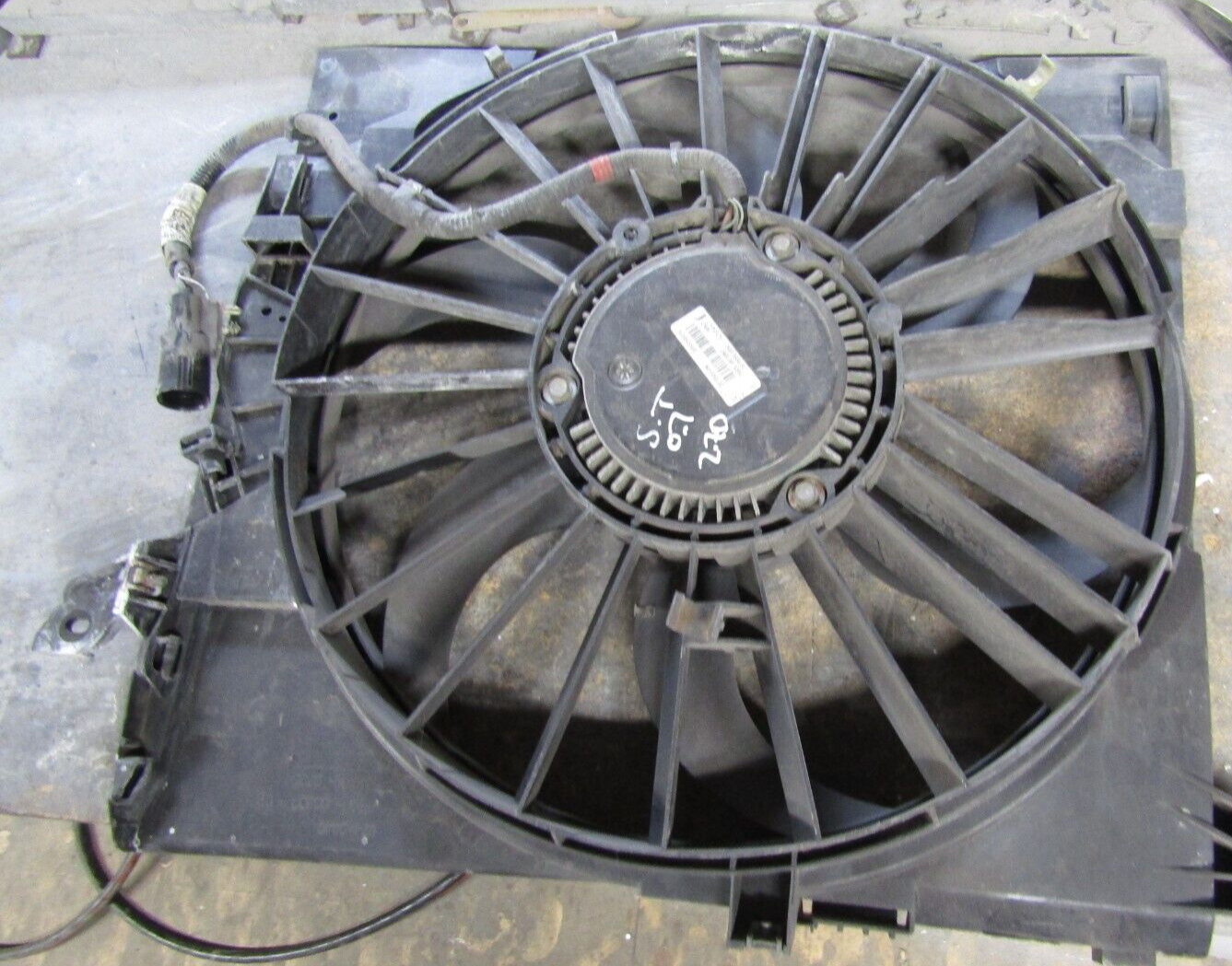 JAGUAR S TYPE 2.7/XF 2.7 DIESEL COOLING FAN HOUSING RADIATOR FAN 4R83 8C607 CB