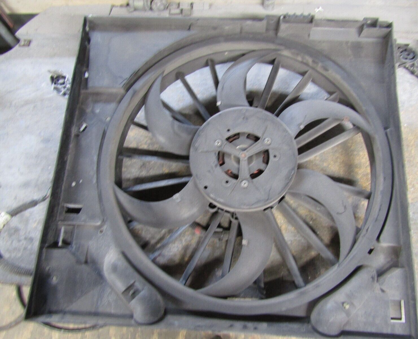 JAGUAR S TYPE 2.7/XF 2.7 DIESEL COOLING FAN HOUSING RADIATOR FAN 4R83 8C607 CB
