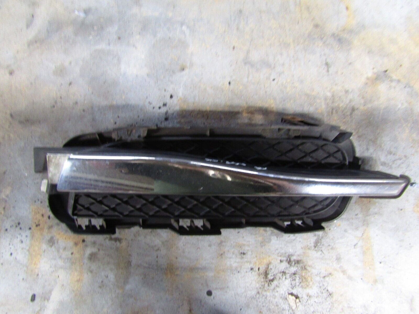 Jaguar XF Bumper Trim 07-14 Passenger front lower black & chrome 8X2315K233BC