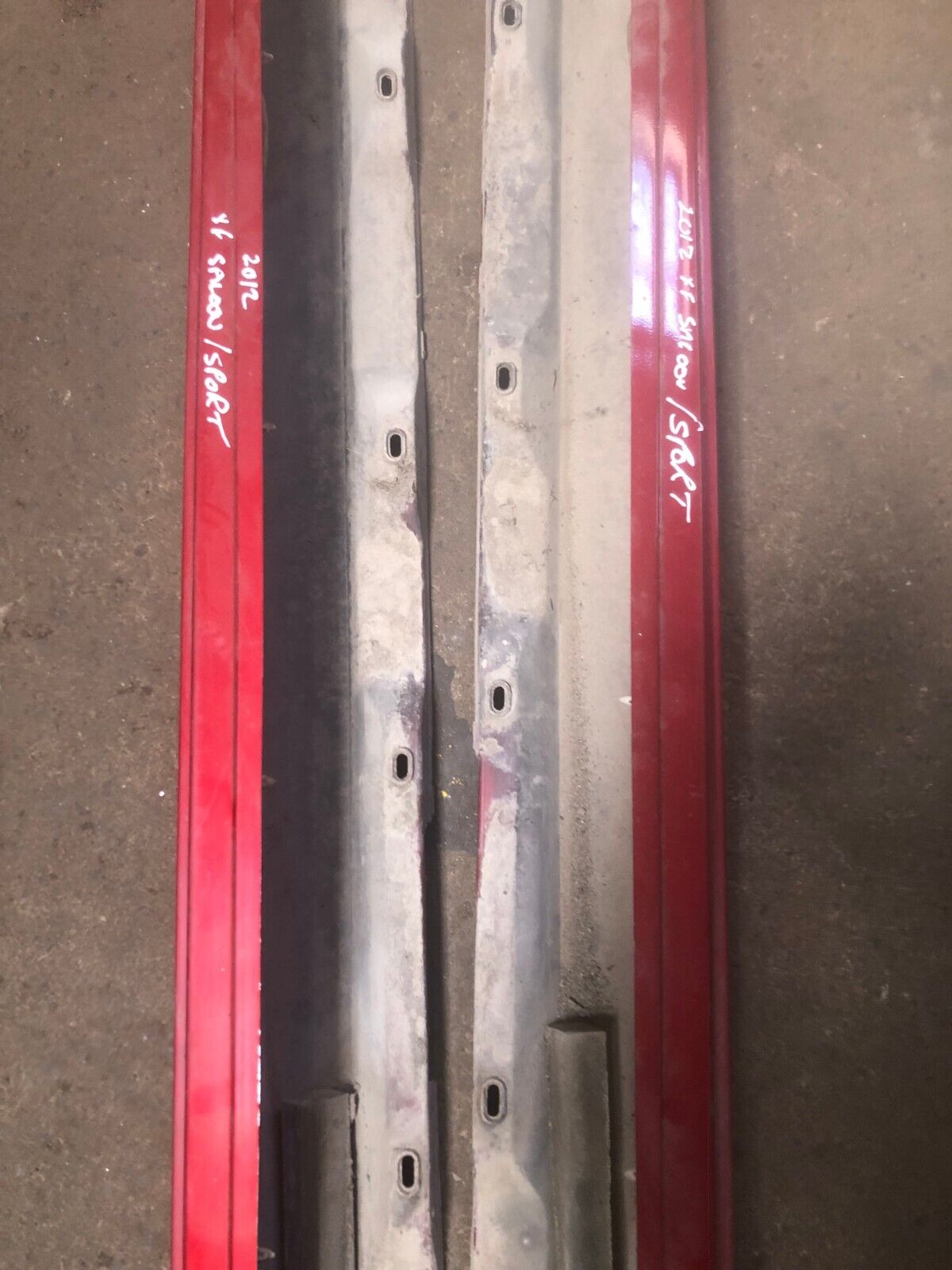 JAGUAR XF X250 SPORT SALOON  2012 O/S,N/S SIDE SKIRT PAIR -RED