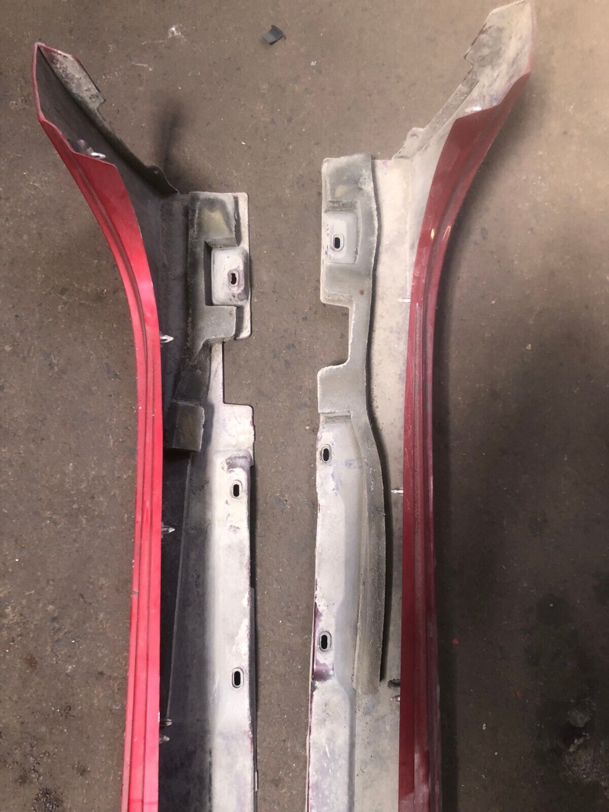 JAGUAR XF X250 SPORT SALOON  2012 O/S,N/S SIDE SKIRT PAIR -RED