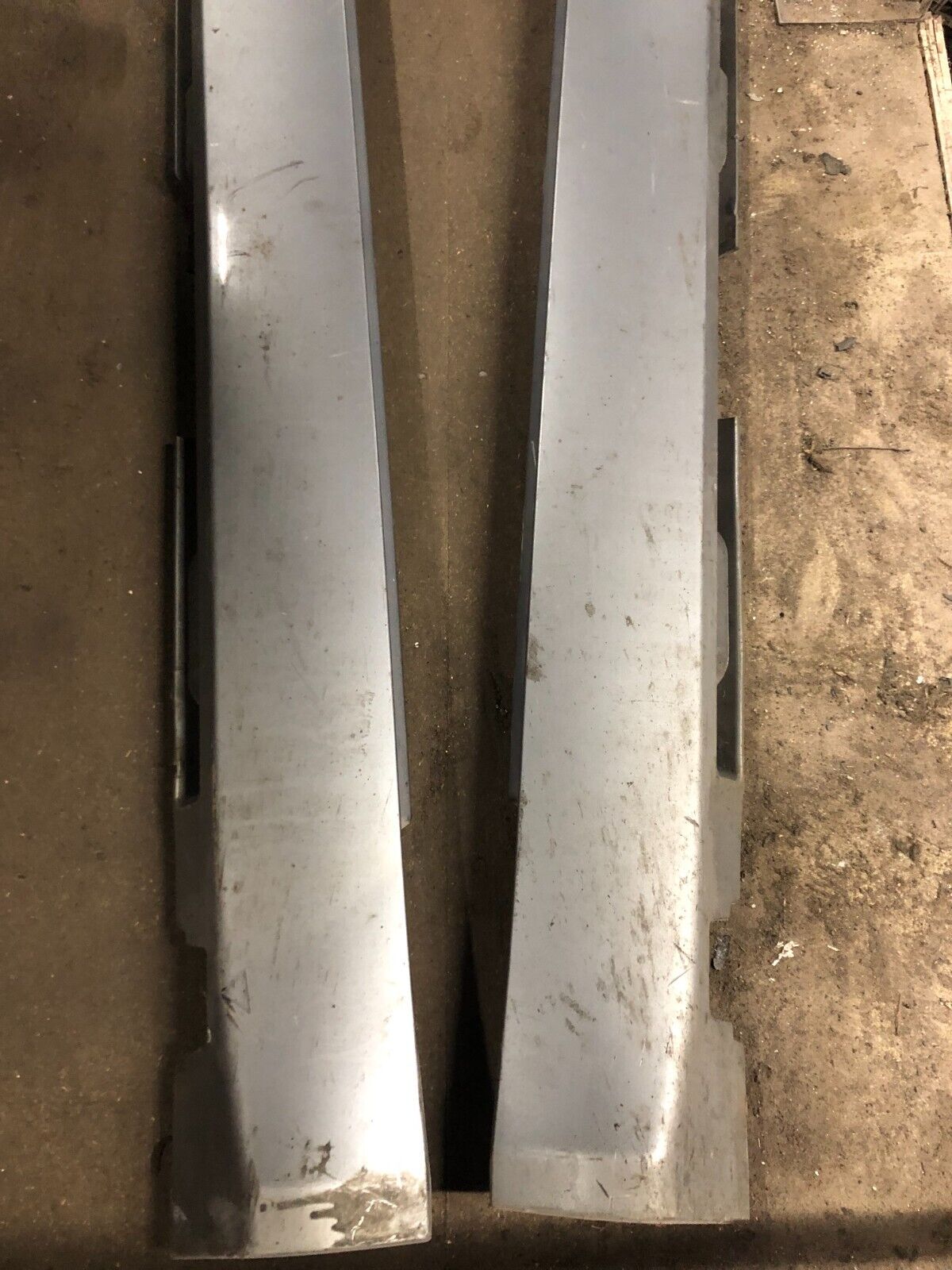 JAGUAR XF X250 O/S & N/S SIDE SKIRT PAIR SILVER